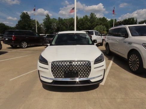 Certified 2026 Lincoln Corsair Premiere FWD image 4