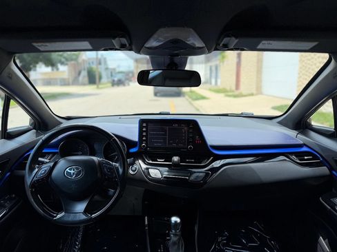 Used 2020 Toyota C-HR XLE FWD image 25
