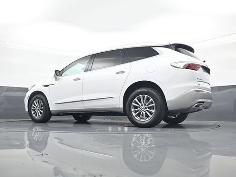 Used 2023 Buick Enclave Essence AWD/4WD image 28