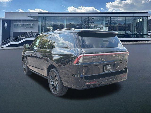 New 2027 Lincoln Navigator Reserve w/ Jet Appearance Package AWD/4WD image 5