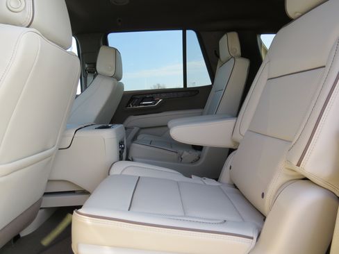 New 2026 GMC Yukon Denali image 18