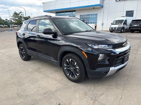 Used 2023 Chevrolet TrailBlazer LT FWD image 3