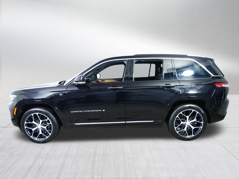 Used 2024 Jeep Grand Cherokee Summit AWD/4WD image 4