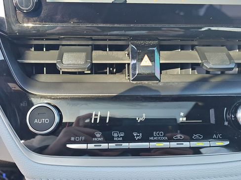 Certified 2023 Toyota Corolla SE w/ SE Premium Package image 18