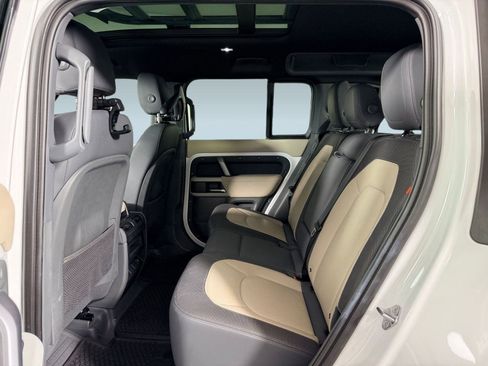 Used 2023 Land Rover Defender 110 X-Dynamic SE image 13