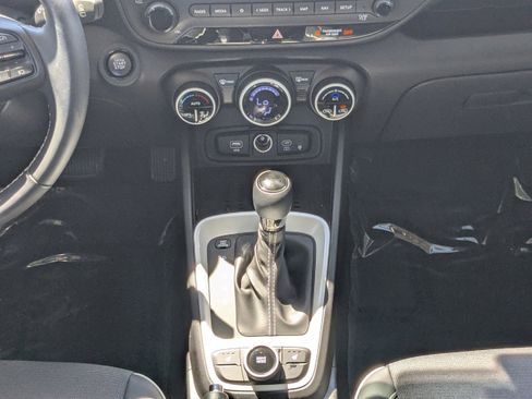 New 2025 Hyundai Venue Limited image 15