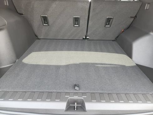 Used 2024 Chevrolet Equinox LT w/ LPO, Floor Liner Package FWD image 32