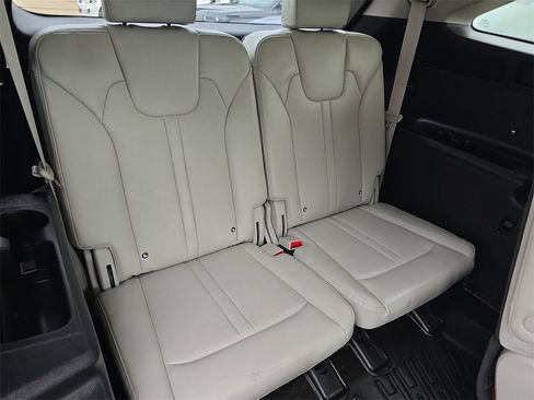 Used 2025 Kia Sorento EX image 12