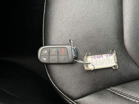 Used 2025 Jeep Compass Limited image 22