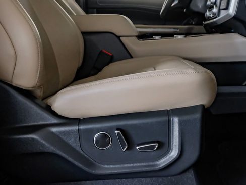 Used 2022 Ford Expedition Max Limited image 32