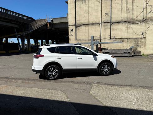 Used 2018 Toyota RAV4 LE w/ All Weather Liner Package AWD/4WD image 12