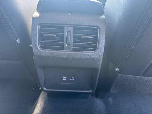Used 2026 Nissan Rogue SL FWD image 25