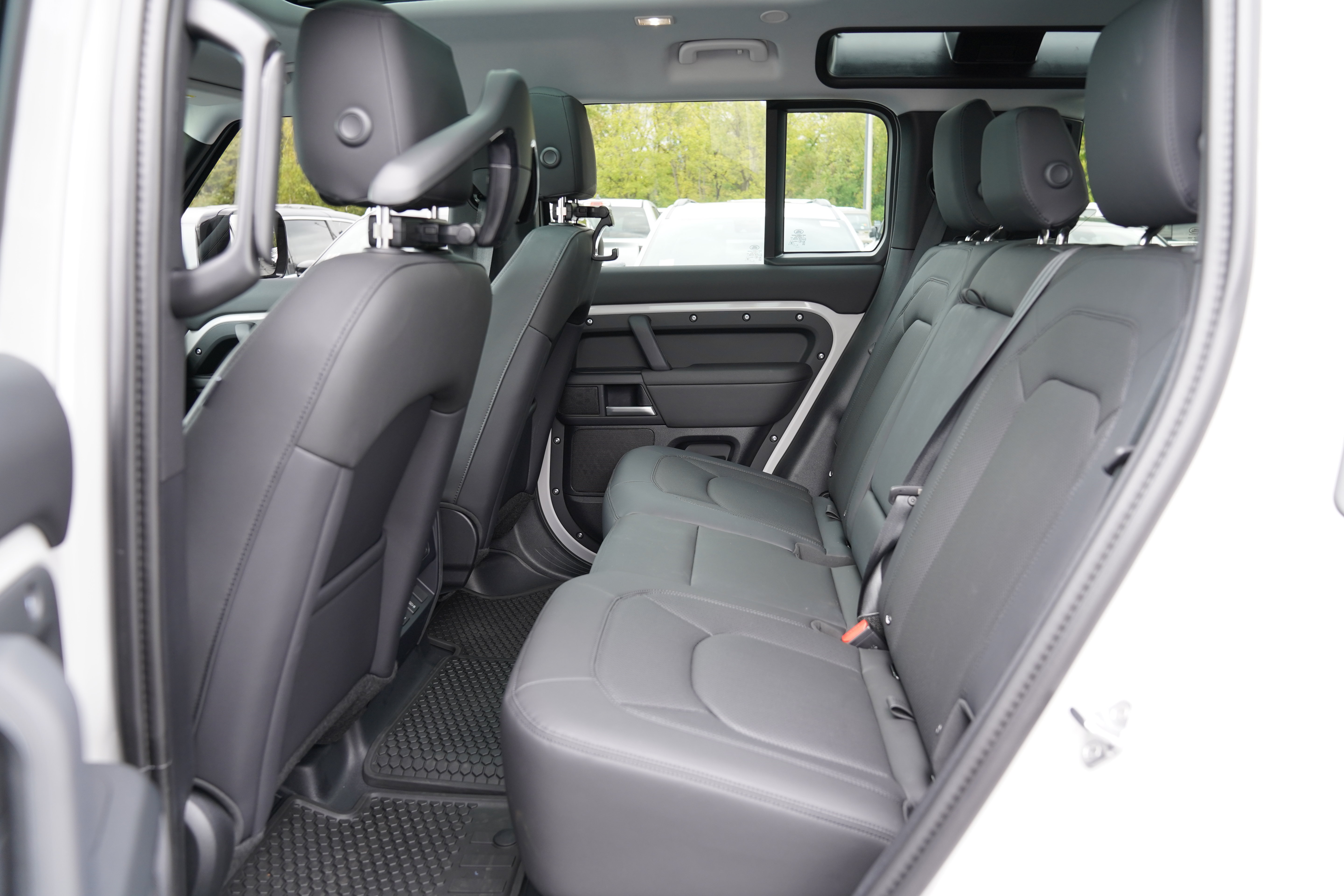 Used 2026 Land Rover Defender 110 S AWD/4WD image 5