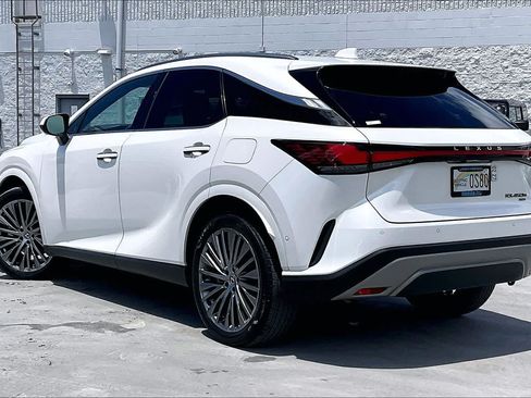 Used 2024 Lexus RX 450h AWD w/ Luxury Package image 4
