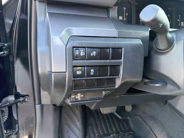 Used 2024 Toyota Tacoma SR5 AWD/4WD image 18