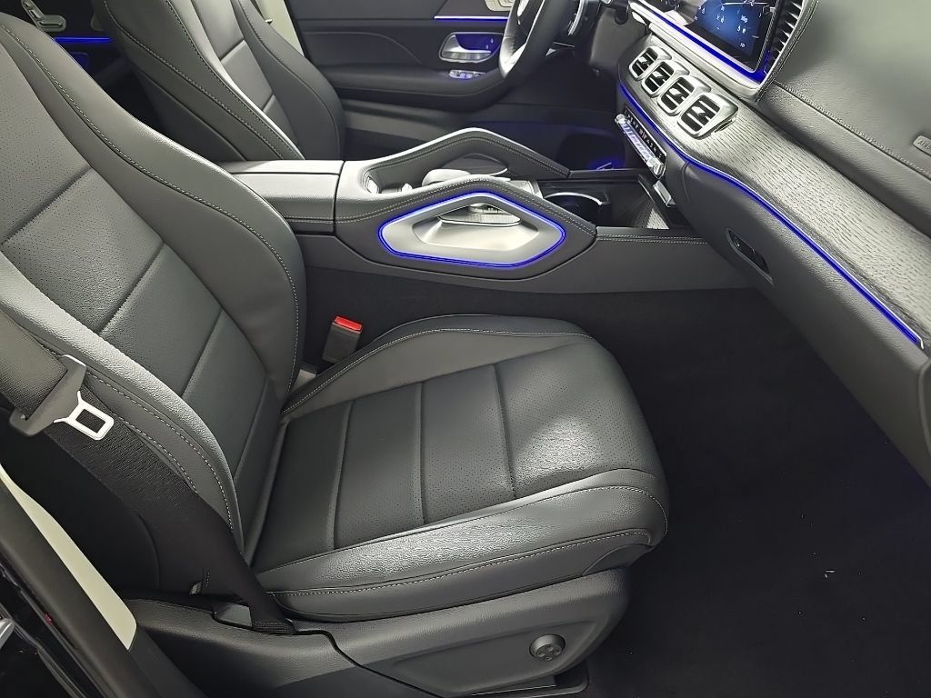 Used 2026 Mercedes-Benz GLS 450 4MATIC image 29