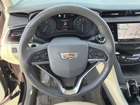 Used 2021 Cadillac XT6 Premium Luxury image 24