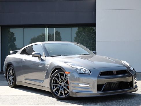 Used 2015 Nissan GT-R Premium AWD/4WD image 1