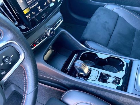 Used 2021 Volvo XC40 T5 R-Design w/ Advanced Package image 17