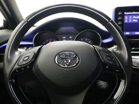 Used 2021 Toyota C-HR XLE image 16