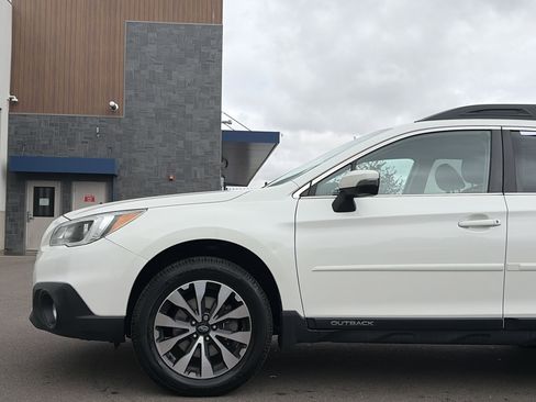 Used 2017 Subaru Outback 2.5i Limited AWD/4WD image 10