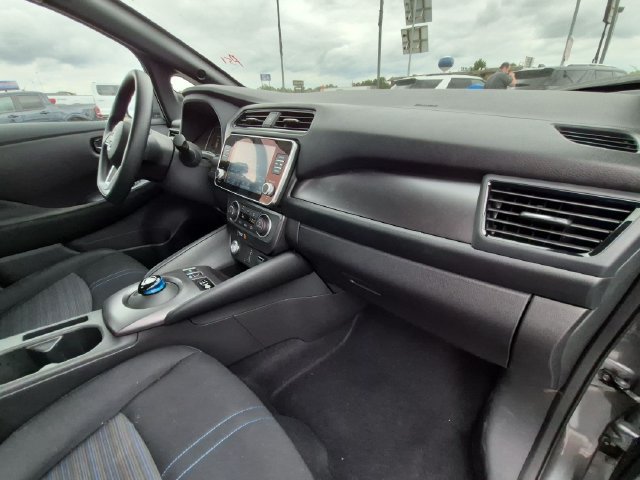 Used 2025 Nissan Leaf S FWD image 18