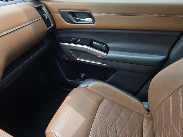Used 2023 Nissan Pathfinder Platinum AWD/4WD image 28