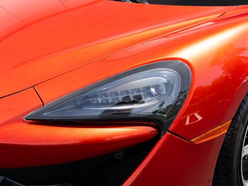 Used 2018 McLaren 570S RWD image 20