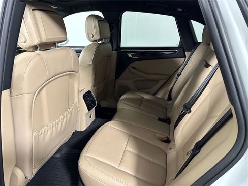 Certified 2023 Porsche Macan image 26