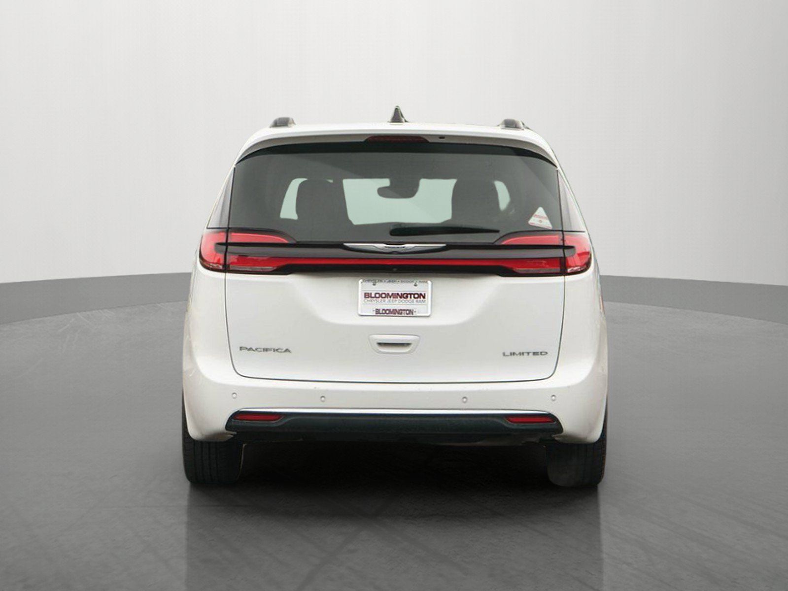 Used 2023 Chrysler Pacifica Limited FWD image 6
