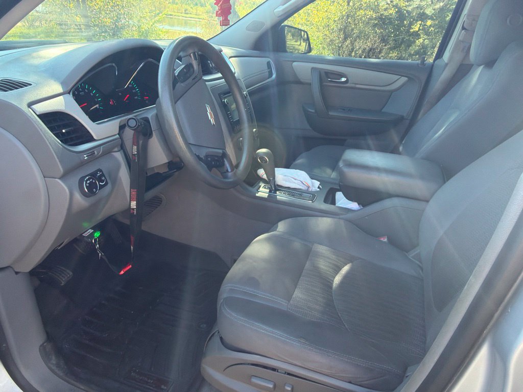 Used 2013 Chevrolet Traverse LS FWD image 4