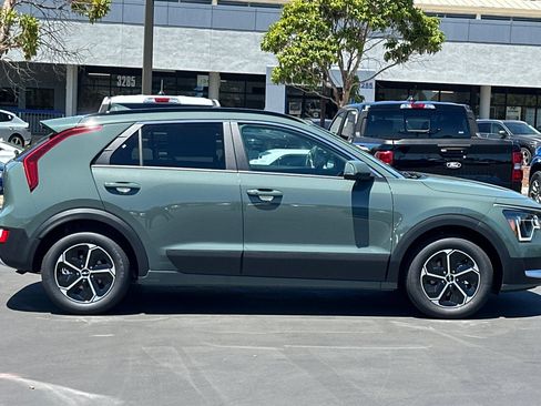 New 2026 Kia Niro EX w/ EX Premium Package FWD image 3