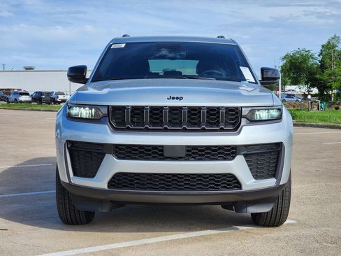 New 2026 Jeep Grand Cherokee L 2WD image 7