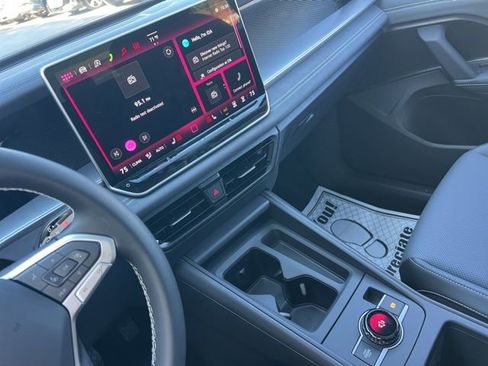 New 2026 Volkswagen Tiguan SE image 17