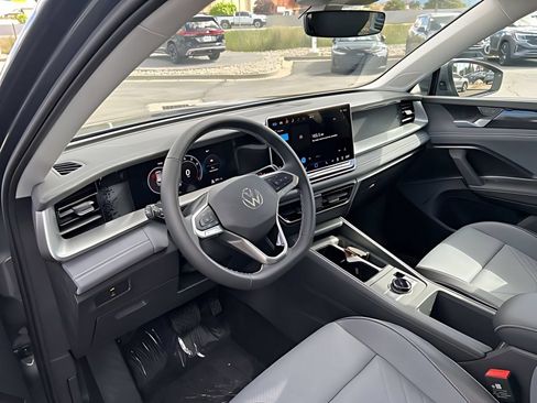 New 2026 Volkswagen Tiguan SE AWD/4WD image 19