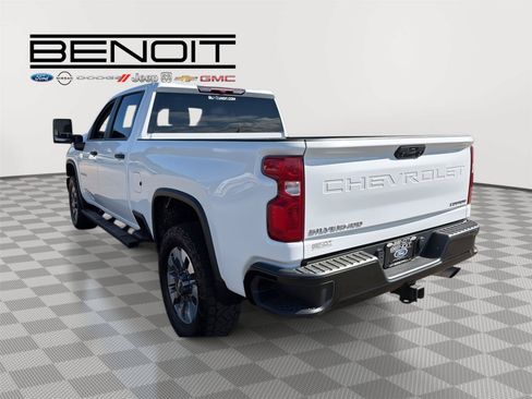 Used 2024 Chevrolet Silverado 2500 Custom w/ Custom Convenience Package AWD/4WD image 3