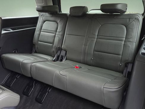 Used 2022 Lincoln Navigator Black Label image 18