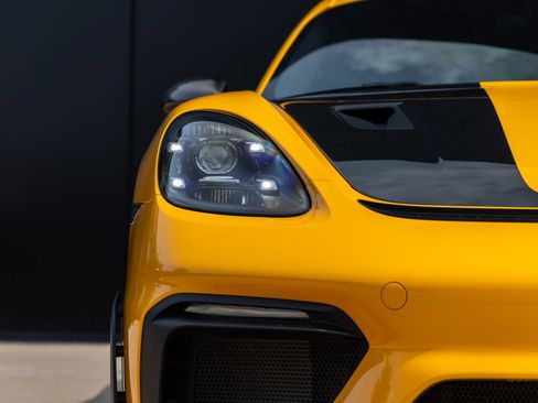 Certified 2025 Porsche 718 Cayman GT4 RS RWD image 33