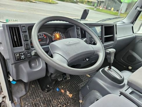 Used 2021 Isuzu NPR image 15