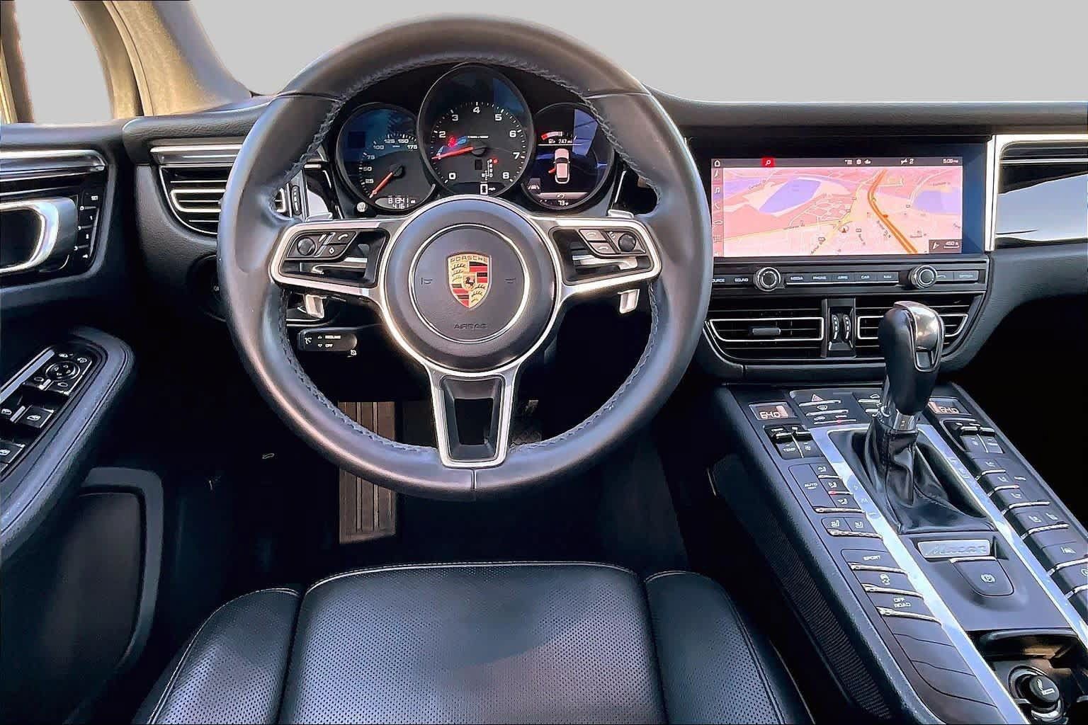 Used 2020 Porsche Macan AWD/4WD image 5