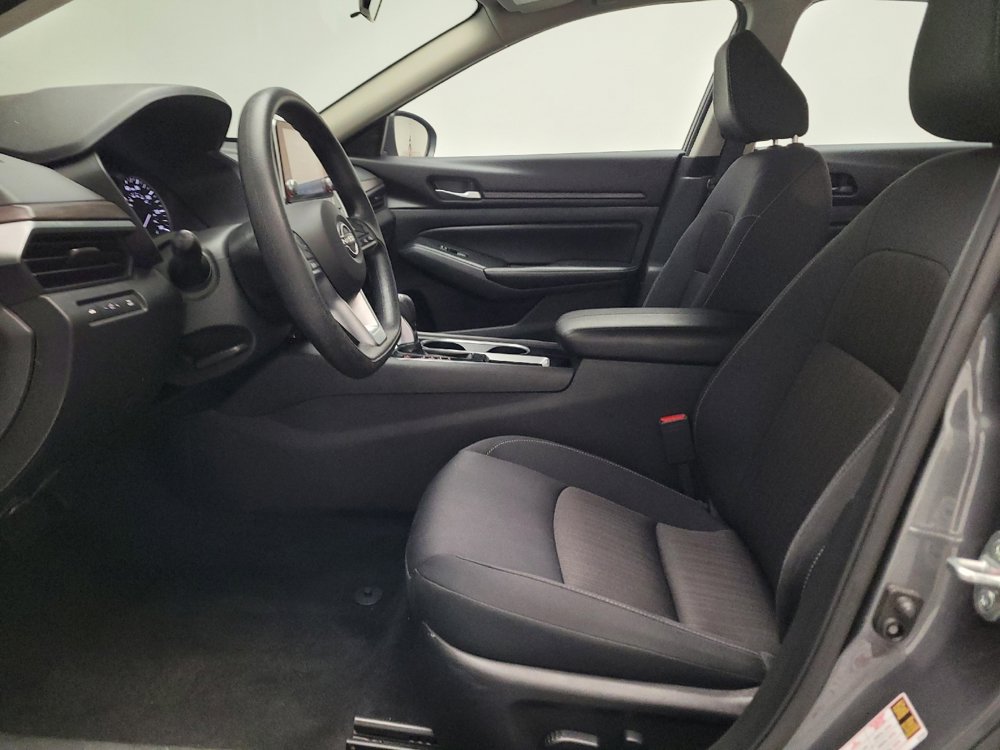 Used 2024 Nissan Altima 2.5 SV FWD image 17
