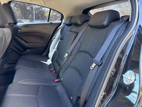 Used 2018 MAZDA MAZDA3 Touring image 18