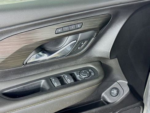 Used 2021 GMC Terrain SLT w/ Elevation Edition image 21