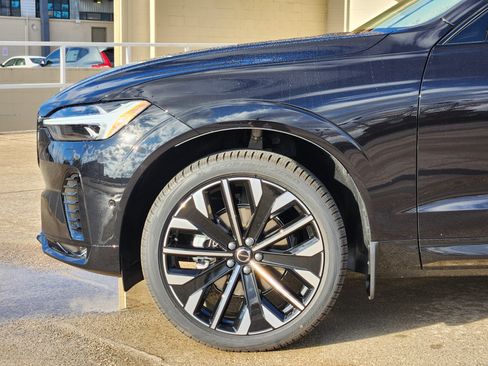 New 2026 Volvo XC60 B5 Ultra w/ Protection Package Premier image 11