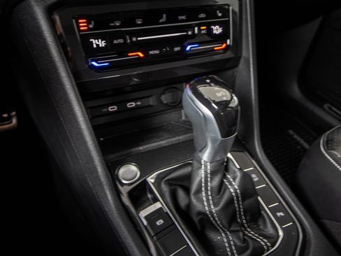 Certified 2023 Volkswagen Tiguan SE R-Line FWD image 30