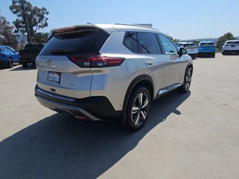Used 2023 Nissan Rogue SL w/ SL Premium Package FWD image 8