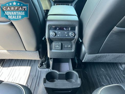 Used 2021 GMC Acadia Denali w/ Denali Technology Package FWD image 21