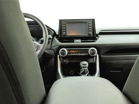 Used 2019 Toyota RAV4 LE image 17