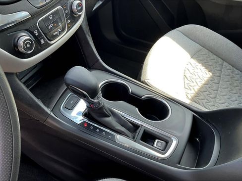 Used 2023 Chevrolet Equinox LS image 20