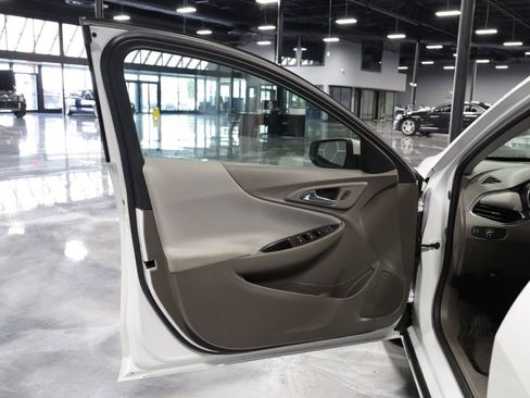 Used 2016 Chevrolet Malibu Hybrid w/ Driver Confidence Package image 10